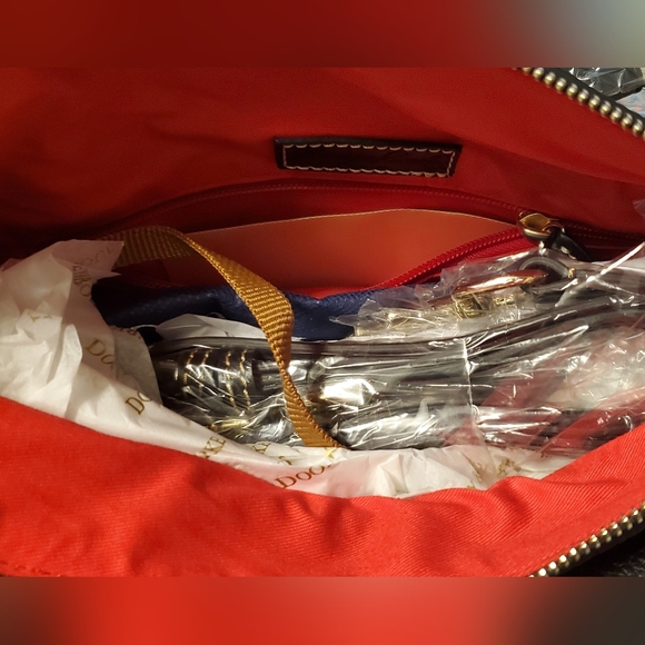 New Dooney & Bourke Black Leather Satchel - Picture 14 of 14